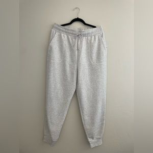 Light Heather Grey Warm and Cozy Sweatpants Fleece Joggers NWT Elastic Waist